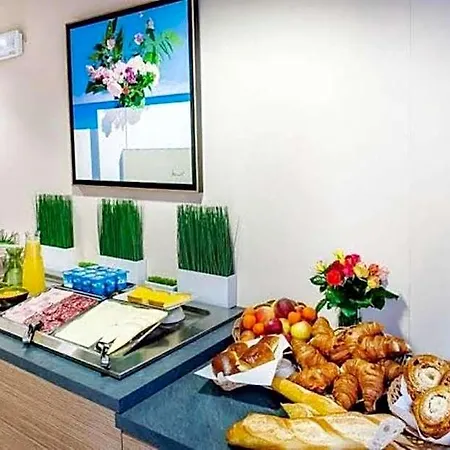 Christ Roi Hotel Lourdes