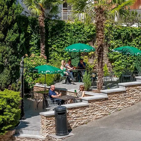 Christ Roi Готель