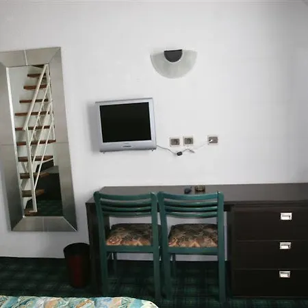 Christ Roi Hotel Lourdes