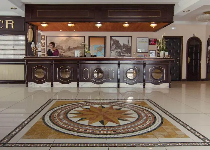 克里斯莱酒店 4* 卢德