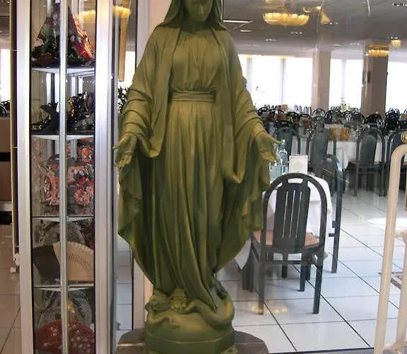 克里斯莱酒店 4* 卢德