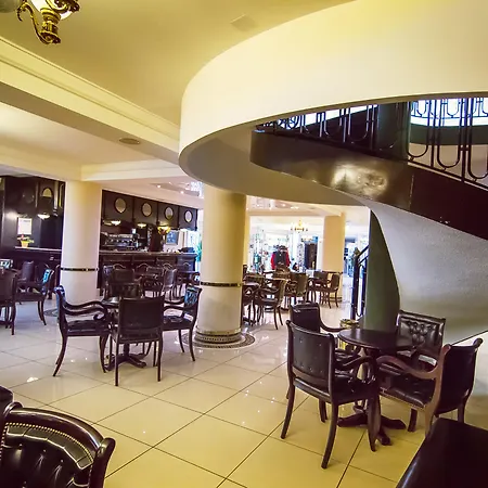 מלון Christ Roi 4*