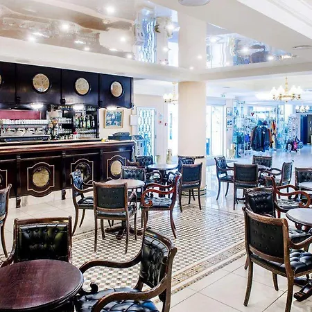 מלון Christ Roi 4*