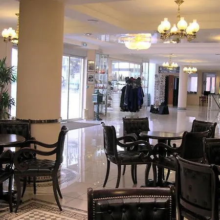 Christ Roi מלון לורדה